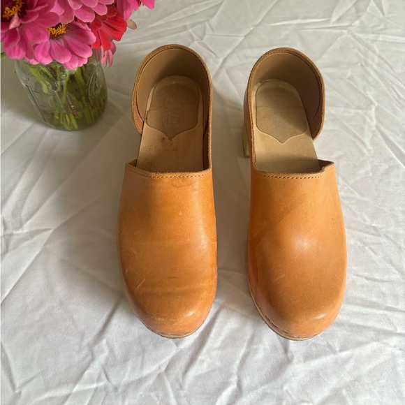 Brett closed-back clogs - Picture 1 of 8